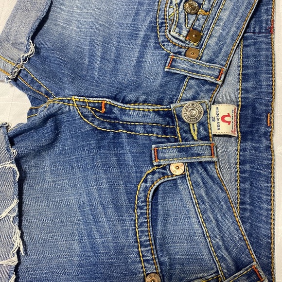 Cute & Casual True Religion denim shorts - Picture 2 of 12